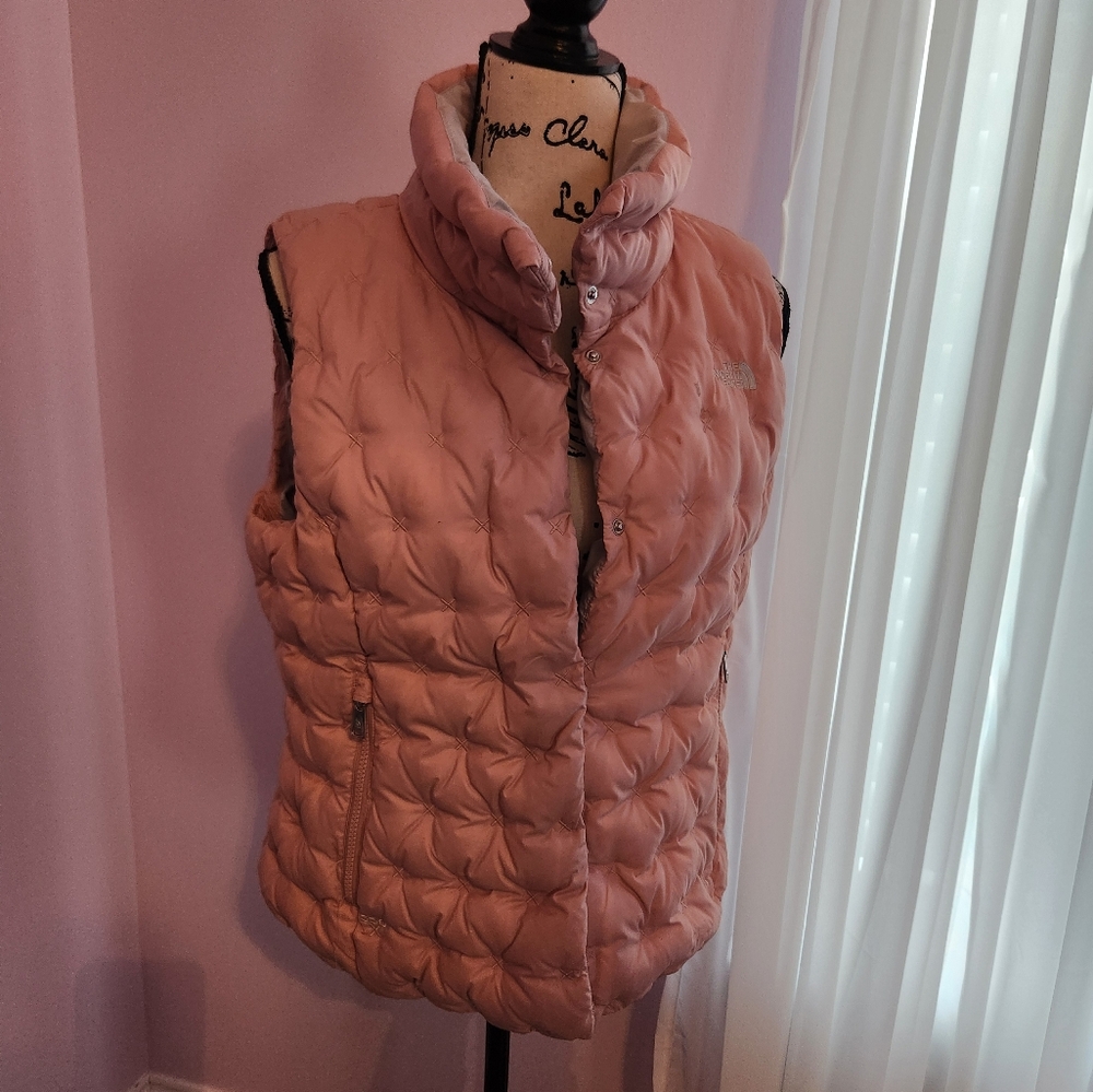 The North Face Pink Rose Quilted Puffer Goose Down Vest size Large